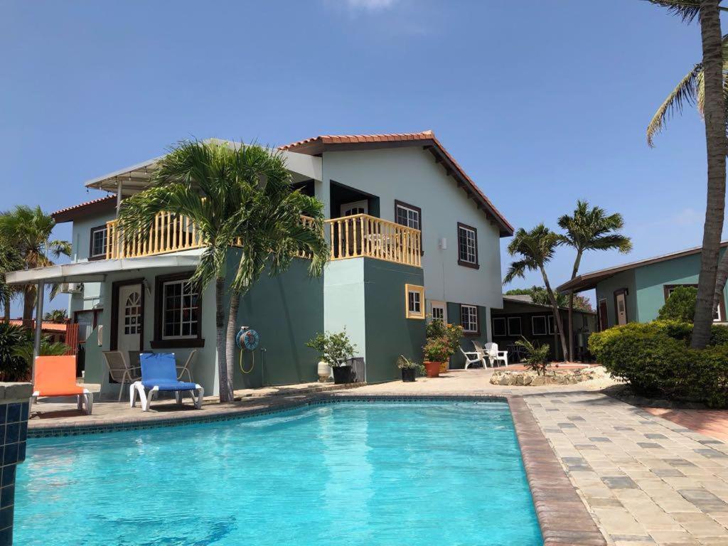 오란제스타트 La Felicidad Aruba 아파트 호텔 객실 사진